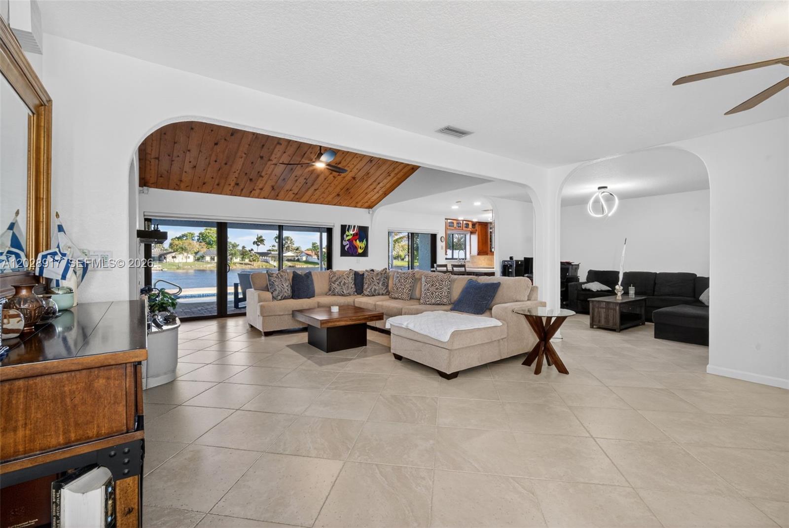 CRYSTAL HEIGHTS - Residential