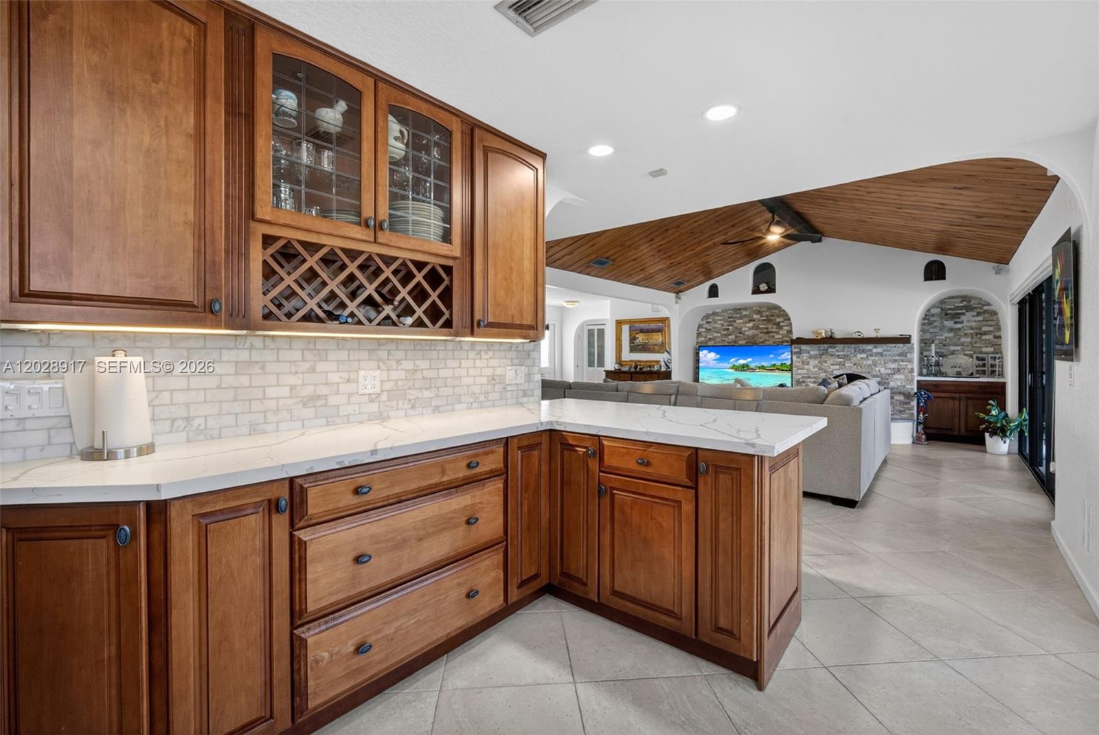 CRYSTAL HEIGHTS - Residential