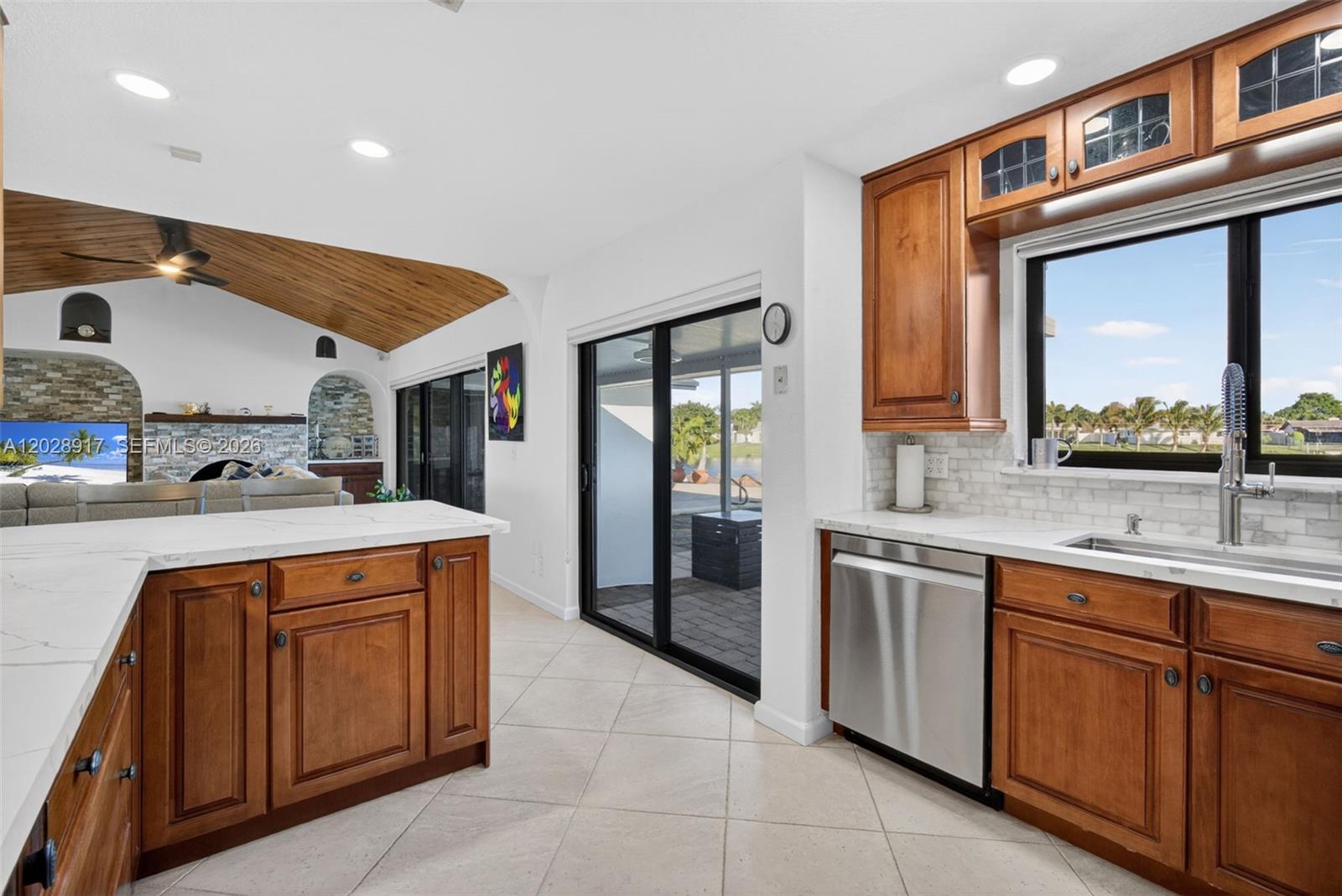 CRYSTAL HEIGHTS - Residential