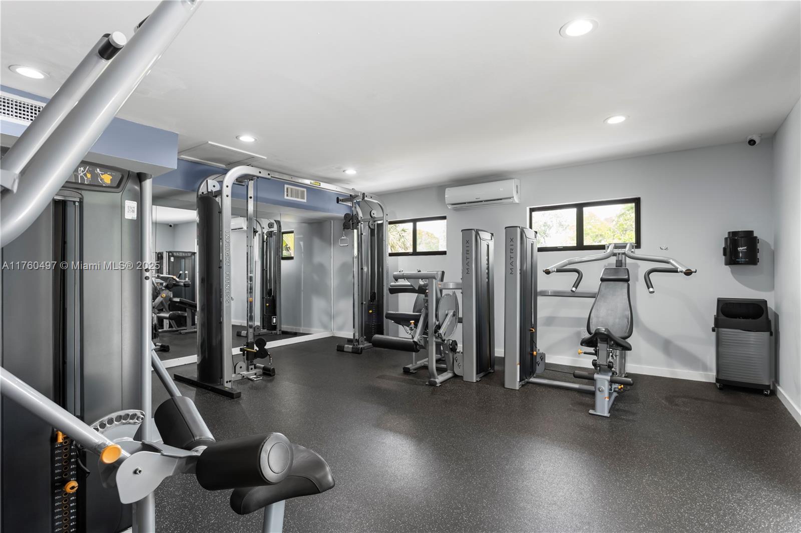 KINGS CREEK SO CONDO - Residential