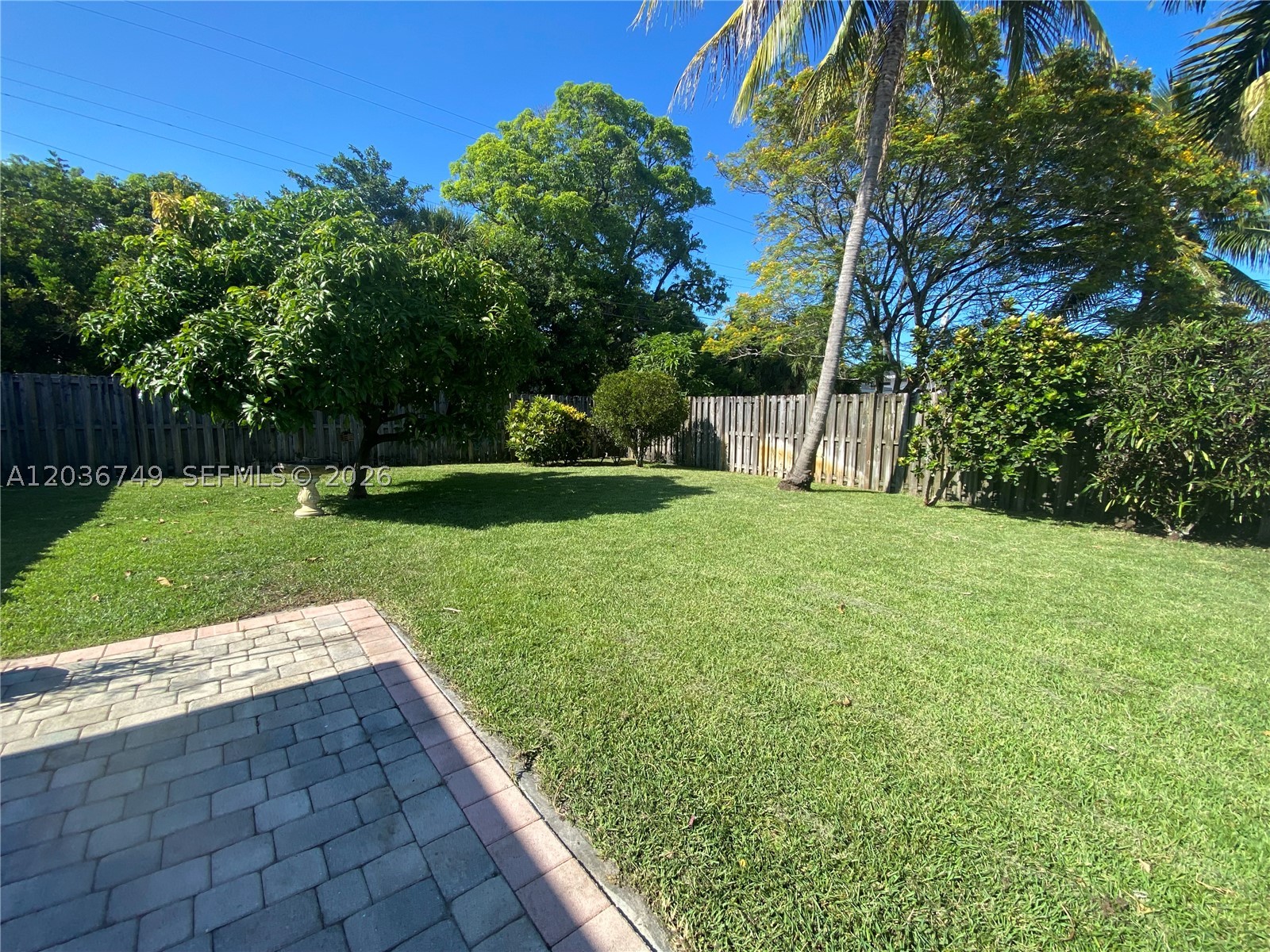 NORTH HOLLYWOOD - Residential Lease