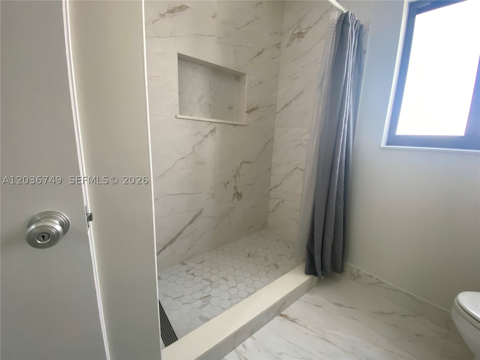 NORTH HOLLYWOOD - Residential Lease