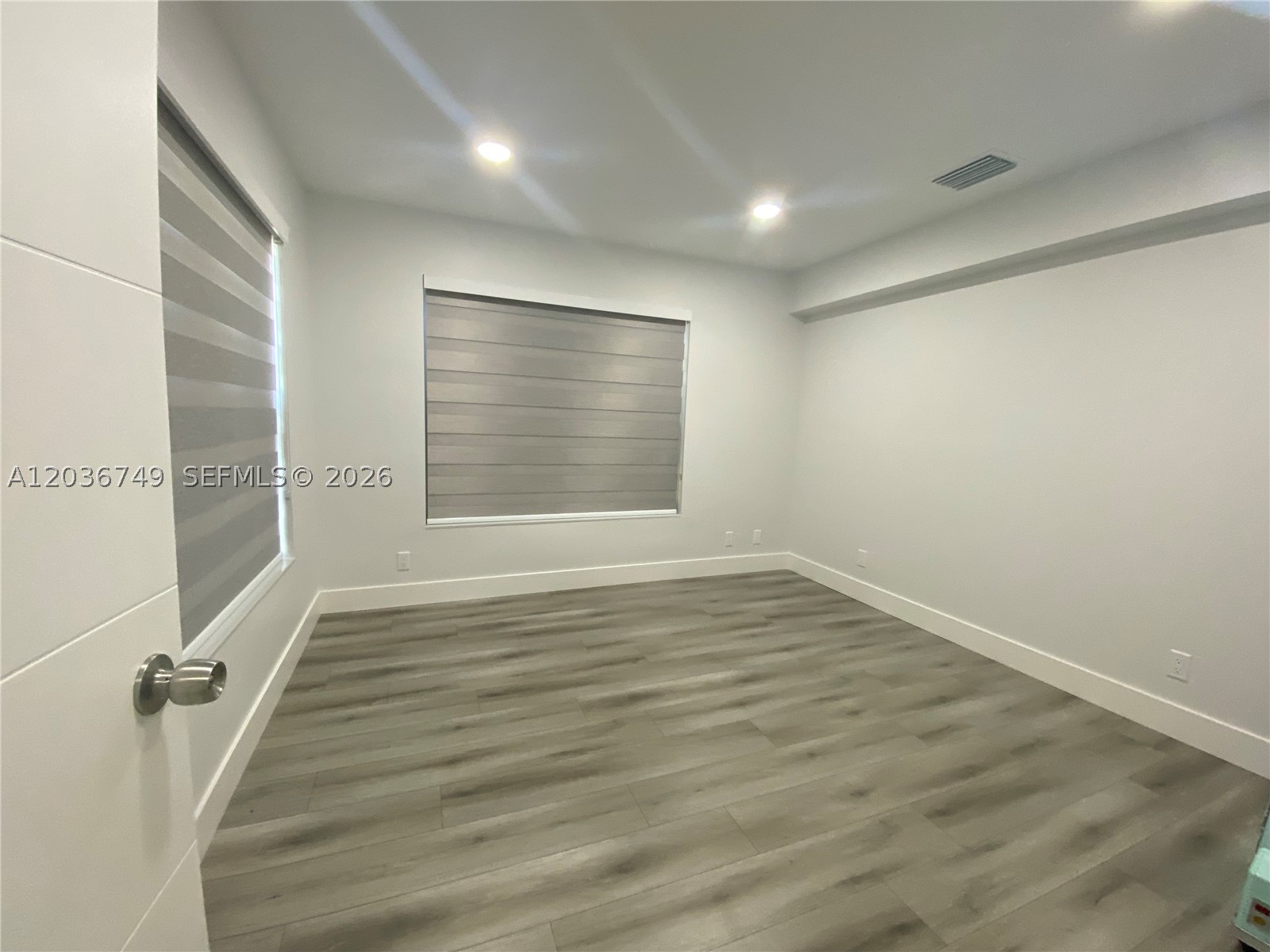 NORTH HOLLYWOOD - Residential Lease