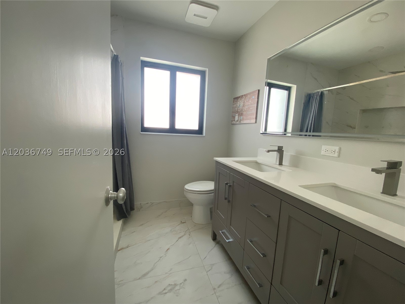 NORTH HOLLYWOOD - Residential Lease