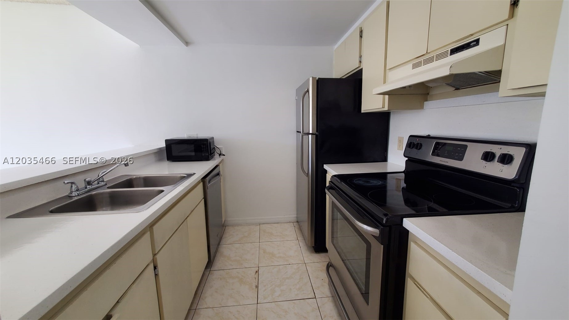LAS VISTAS AT DORAL CONDO - Residential Lease