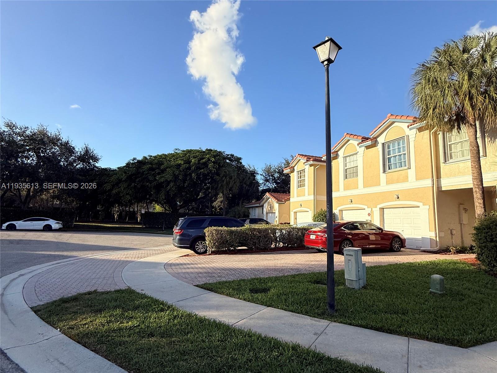 WYNDHAM LAKES EAST - Residential