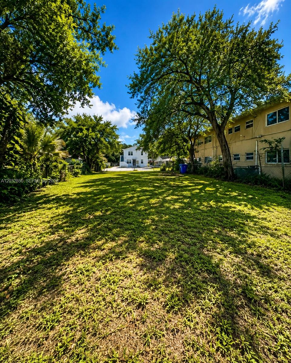 MIAMI AVE SUB - Land