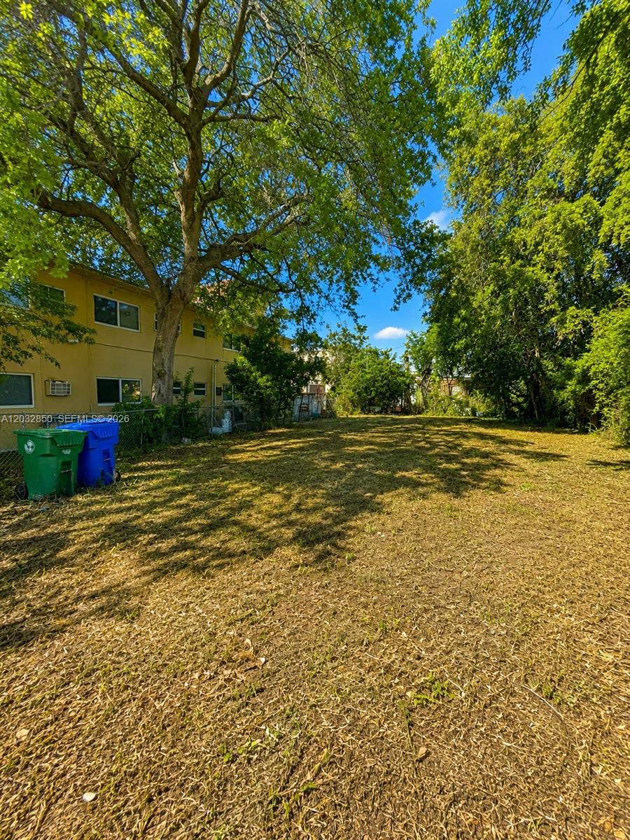 MIAMI AVE SUB - Land