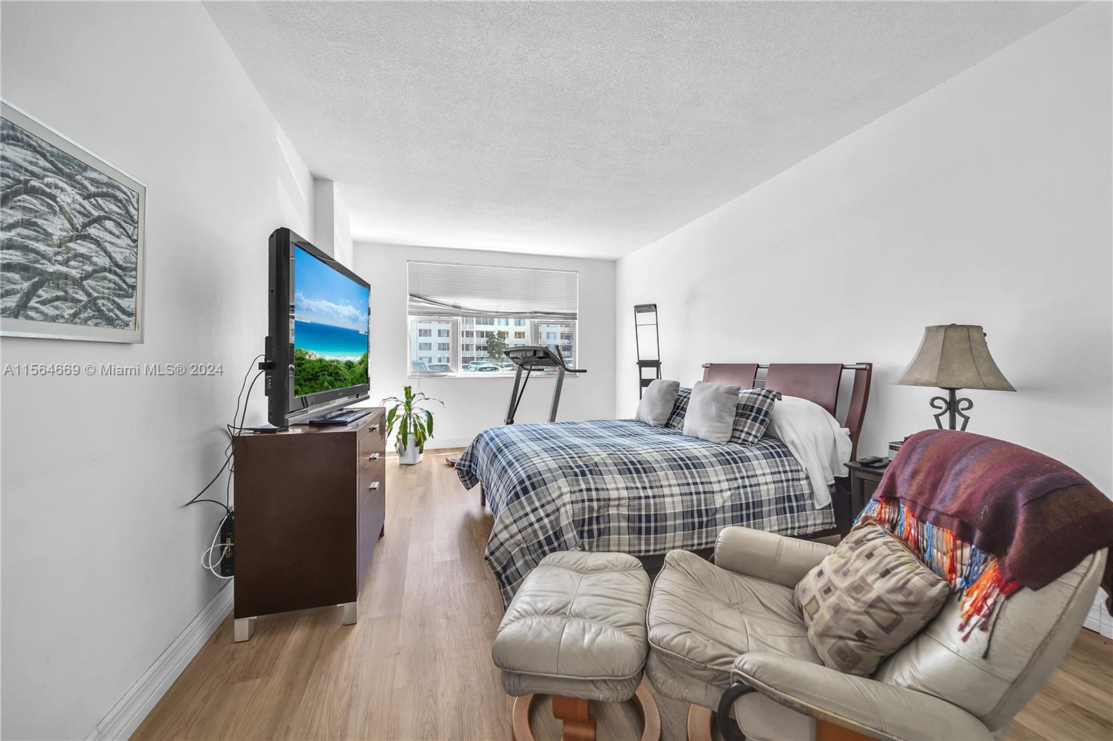 HILLCREST EAST NO 22 COND - Residential