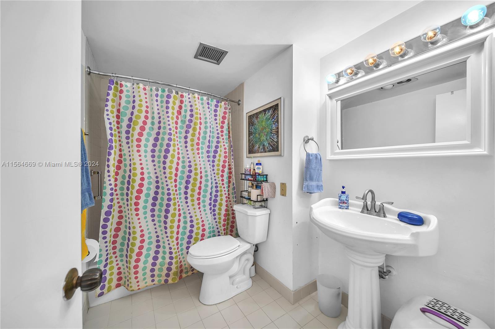 HILLCREST EAST NO 22 COND - Residential