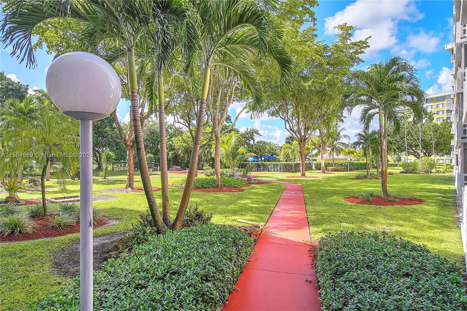 HILLCREST EAST NO 22 COND - Residential