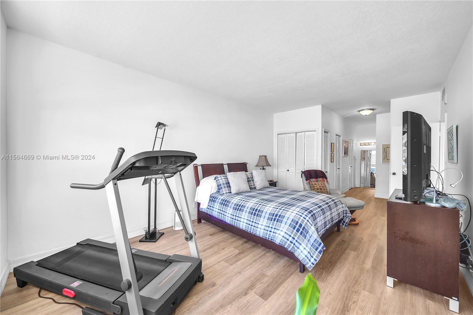HILLCREST EAST NO 22 COND - Residential