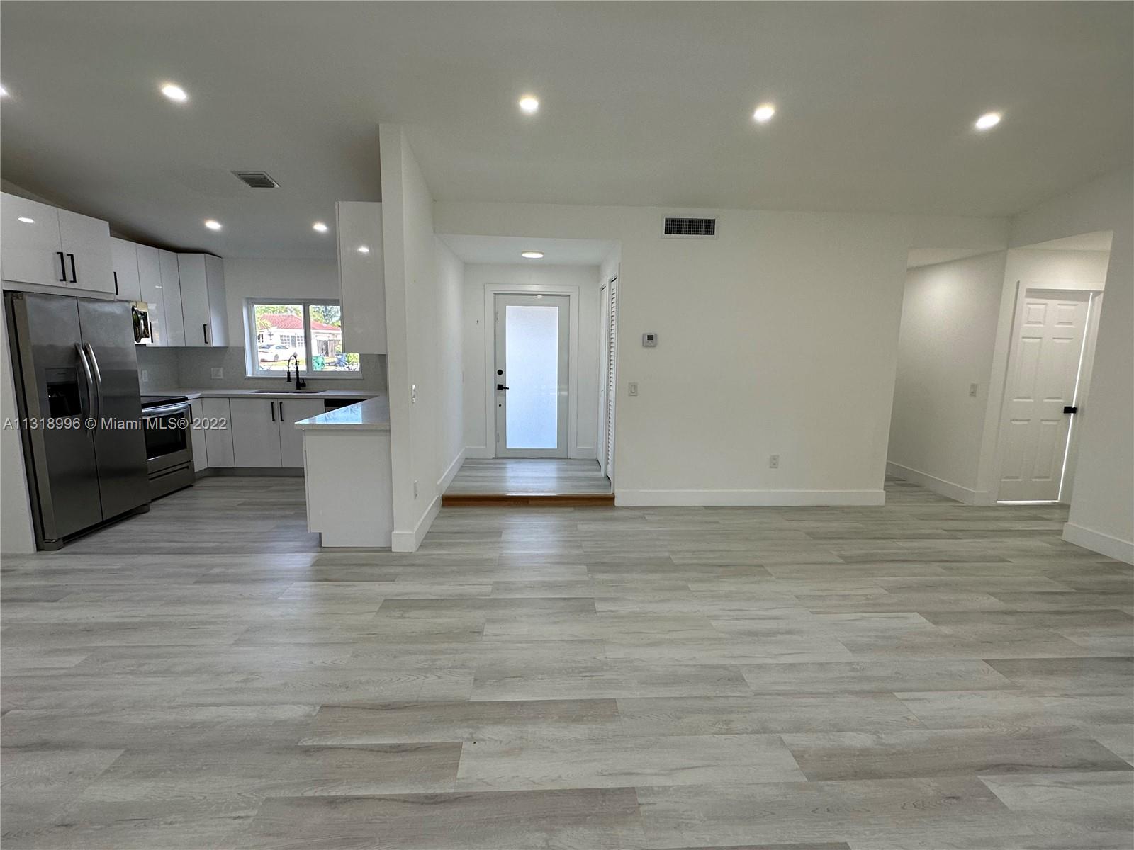 SAN SEBASTIAN UNIT NO 5 - Residential