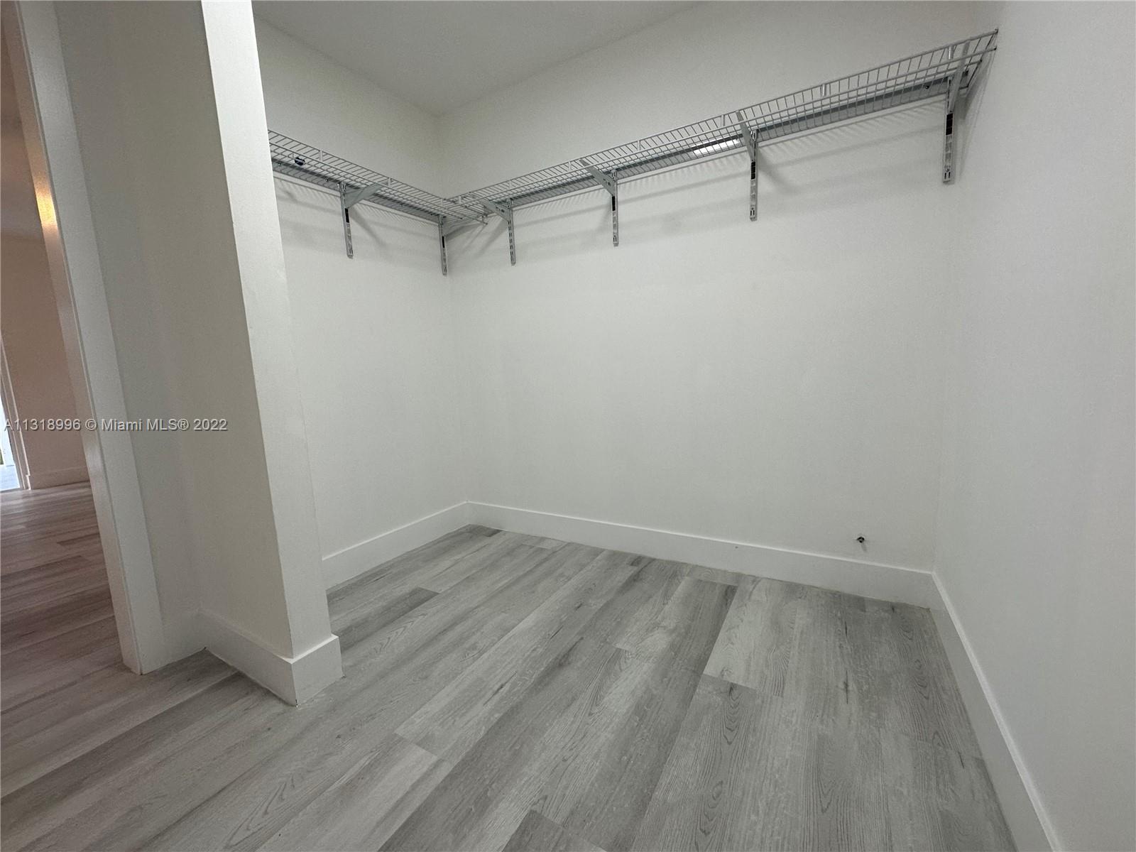 SAN SEBASTIAN UNIT NO 5 - Residential