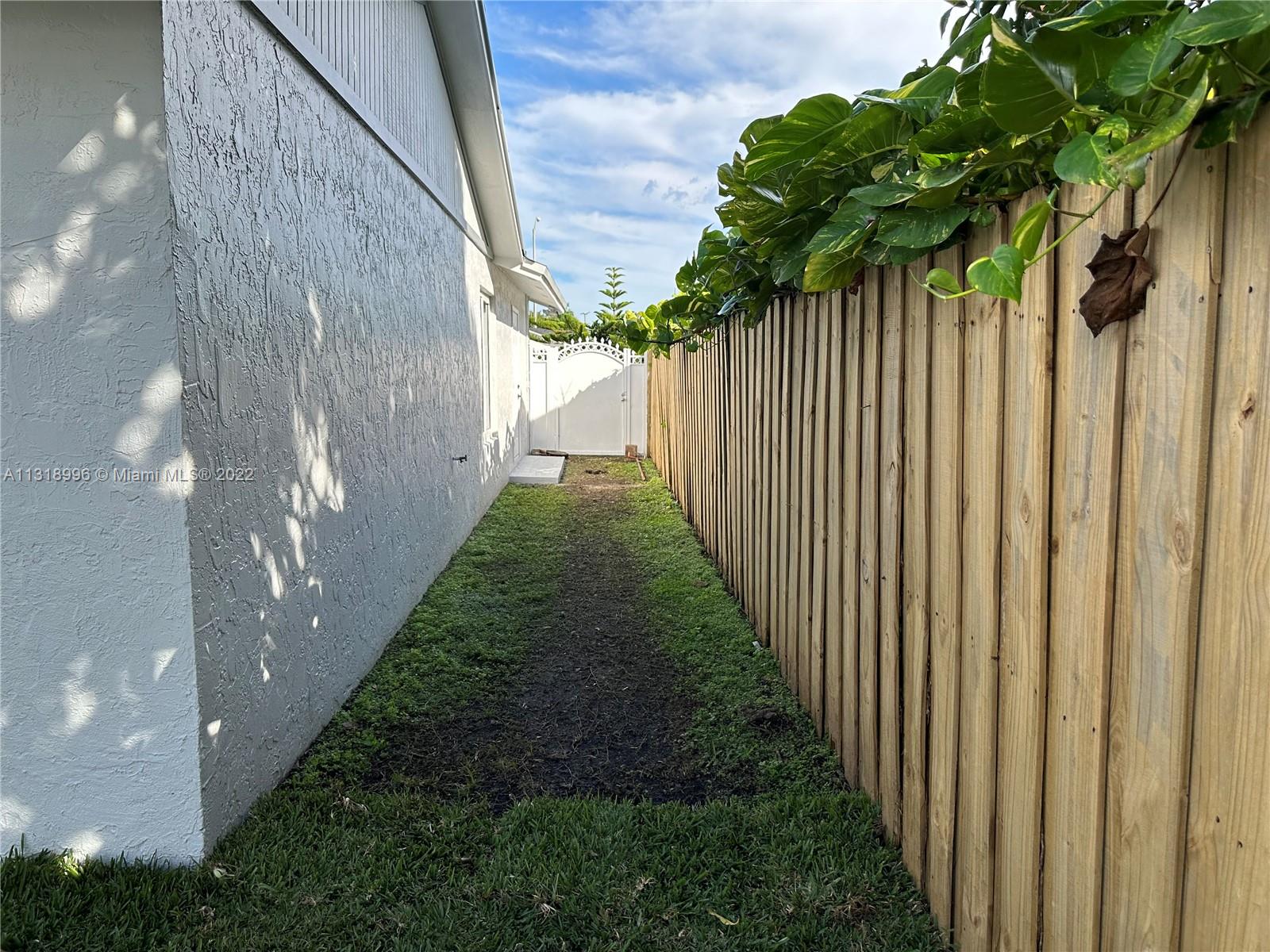 SAN SEBASTIAN UNIT NO 5 - Residential