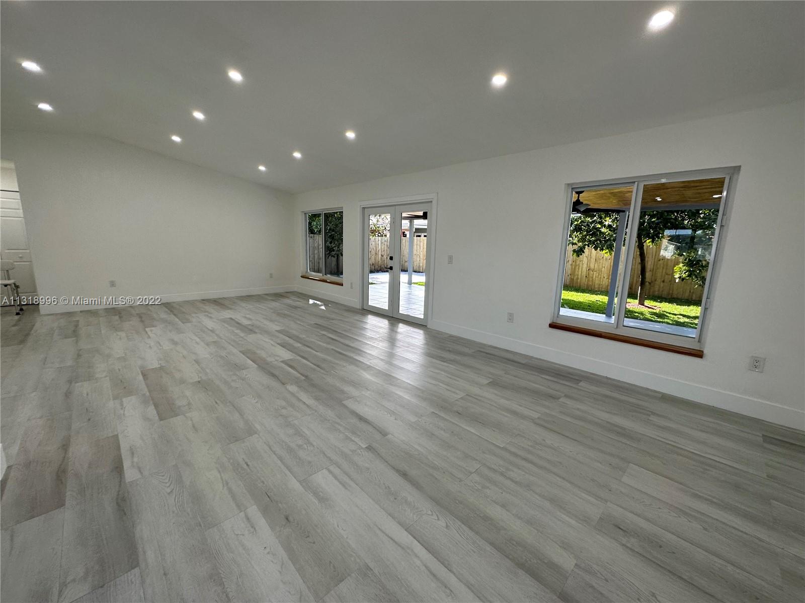 SAN SEBASTIAN UNIT NO 5 - Residential
