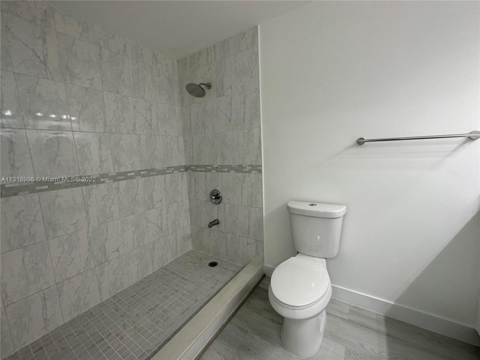 SAN SEBASTIAN UNIT NO 5 - Residential