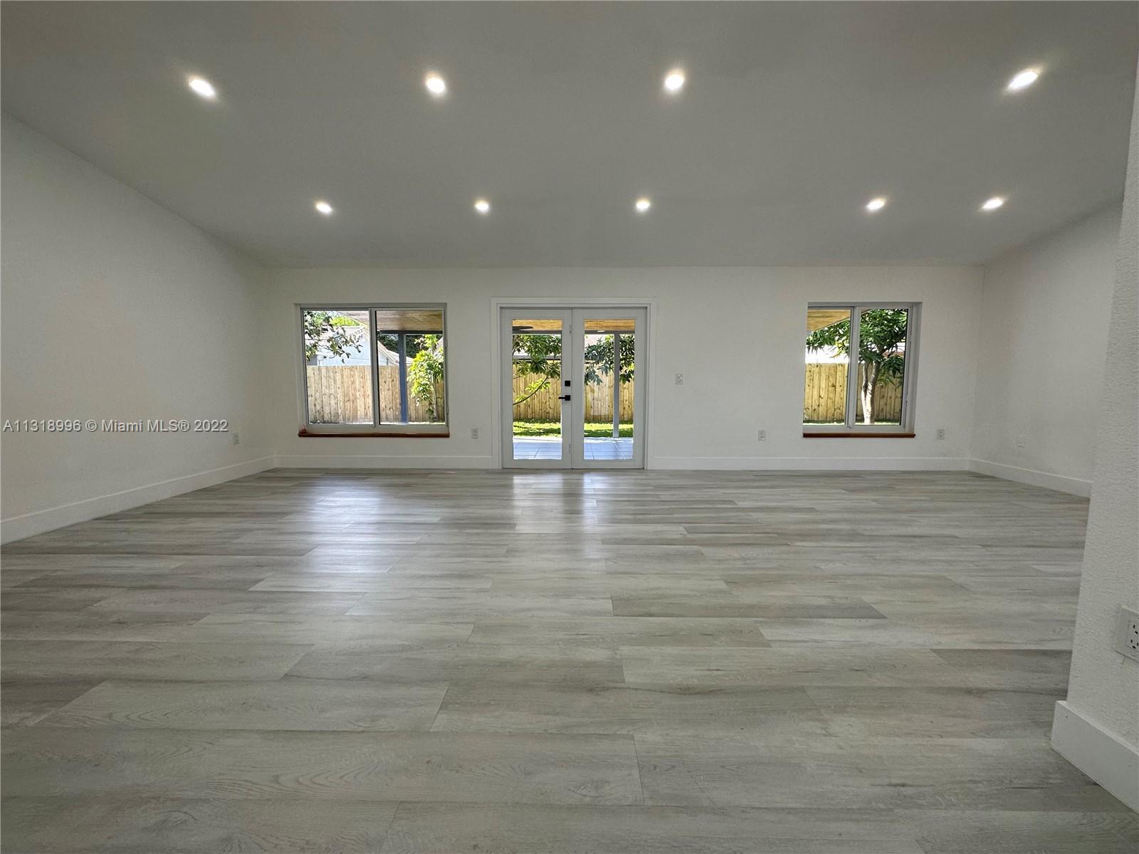 SAN SEBASTIAN UNIT NO 5 - Residential