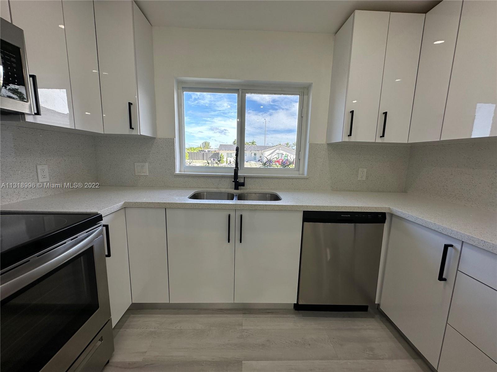 SAN SEBASTIAN UNIT NO 5 - Residential