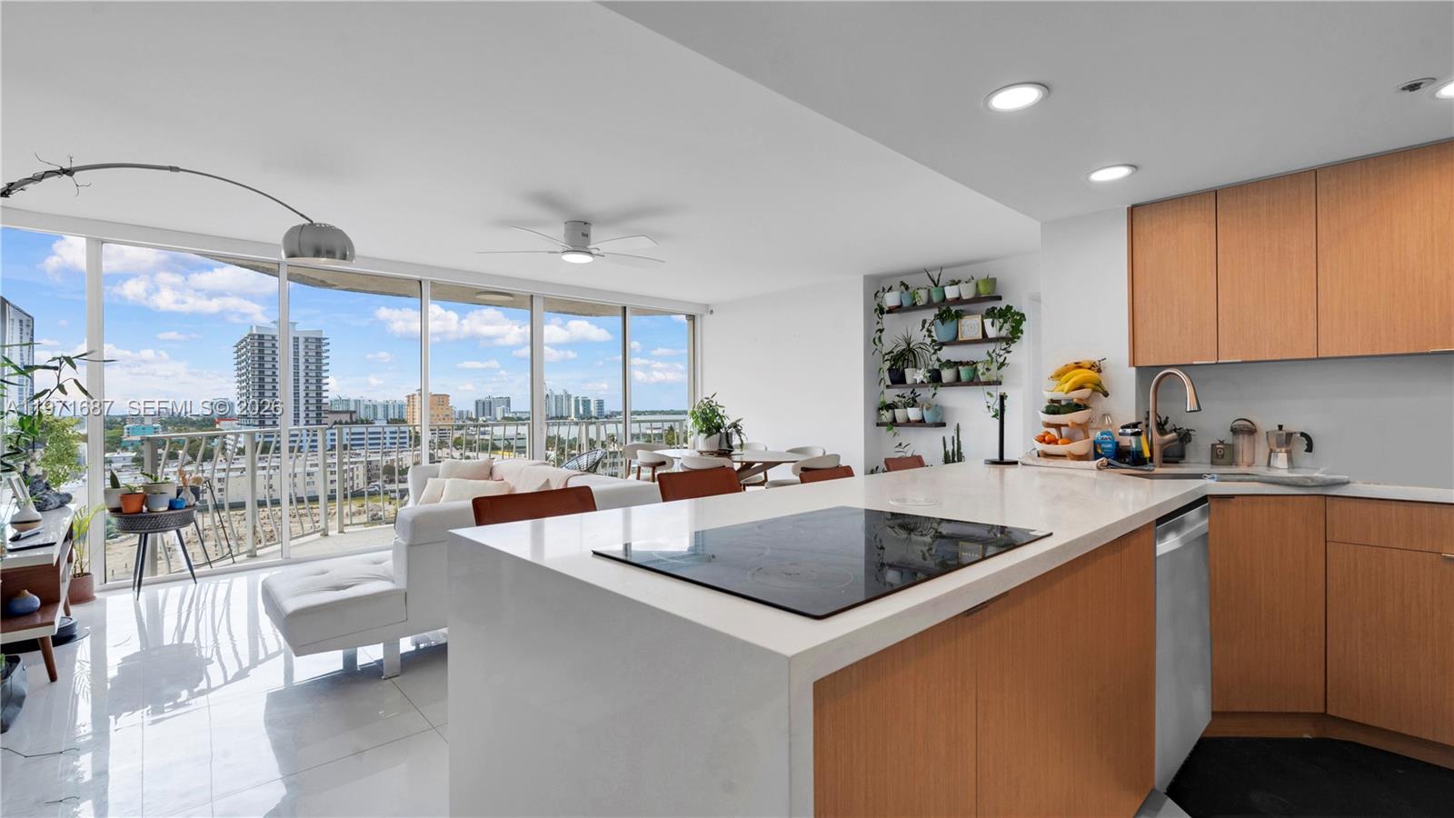 THE GRANDVIEW PALACE COND - Residential