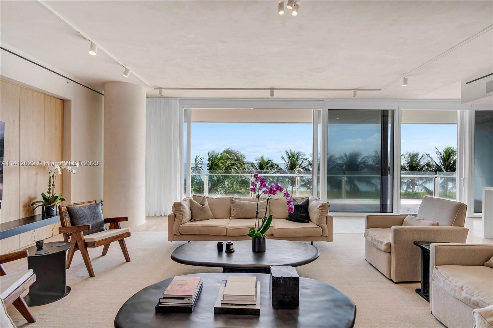 Experience the LEGENDARY FOUR SEASONS LIFESTYLE from this one-of-a-kind  CORNER OCEAN VIEW UNIT at The Surf Club.  This extraordinary corner unit designed by Pritzker Prize-winning architect Richard Meier features 4 Bedrooms, 5 1/2 Baths, Open Kitchen, Great Room & Dining Room, Family & Media Room. Enjoy the ART OF HOSPITALITY by Four Seasons with à-la-carte services including 24-hr concierge, in-room dining, housekeeping, & more. Property: 4 Pools & Beach (fully serviced), Residents-Only Fitness Centers, 4 Restaurants including Thomas Keller restaurant, Four Seasons spa, 2 shops, &more.