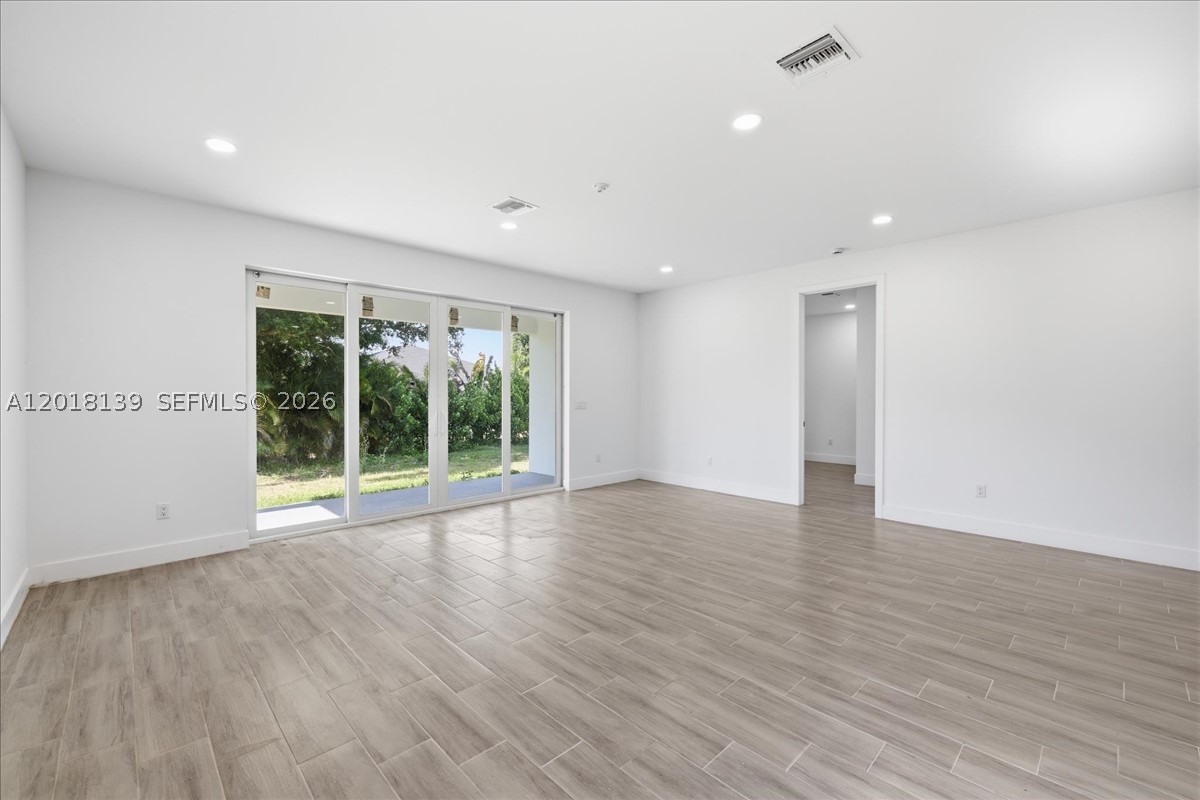 ROTONDA LAKES - Residential
