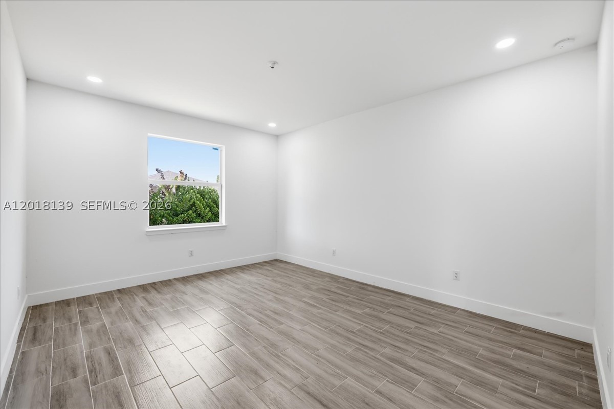 ROTONDA LAKES - Residential