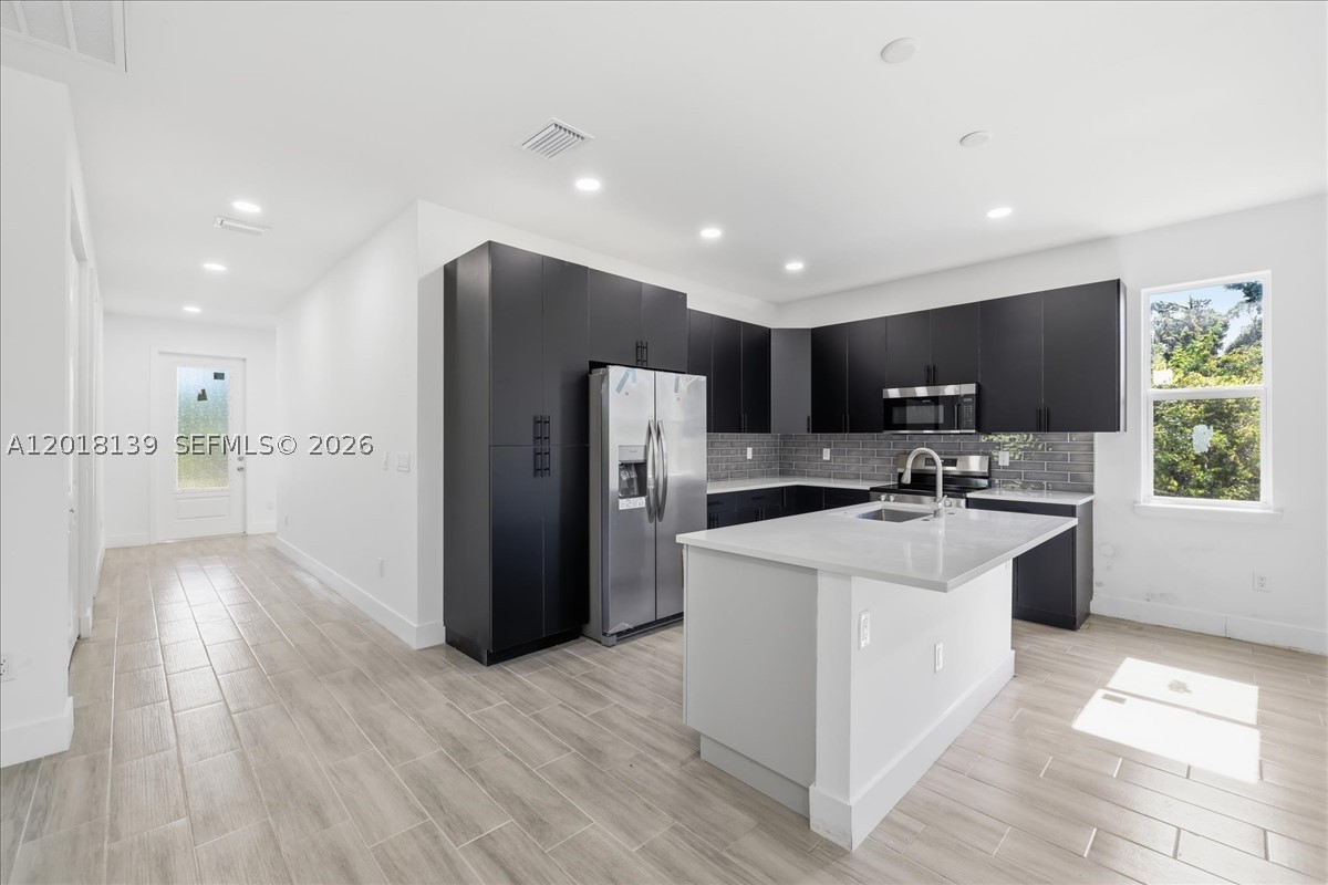 ROTONDA LAKES - Residential