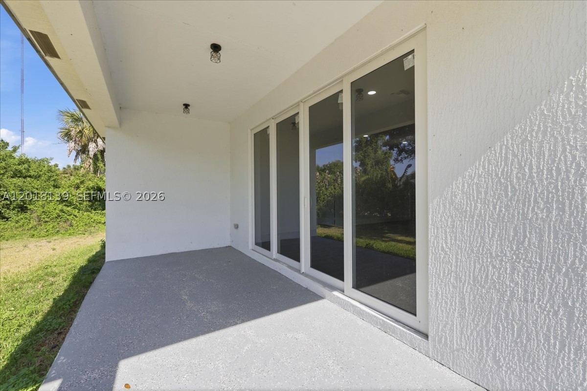 ROTONDA LAKES - Residential
