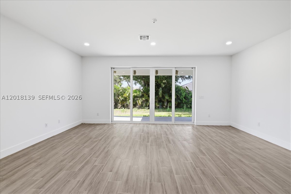 ROTONDA LAKES - Residential