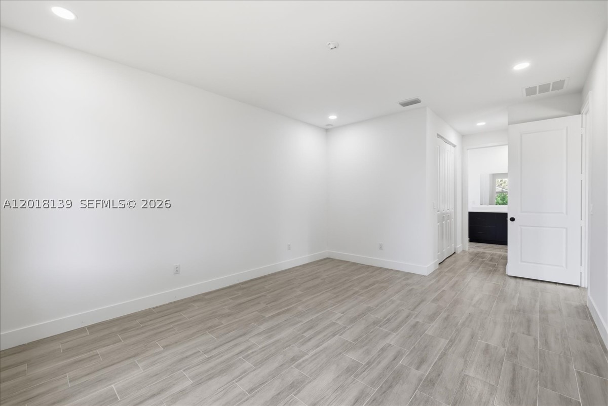 ROTONDA LAKES - Residential