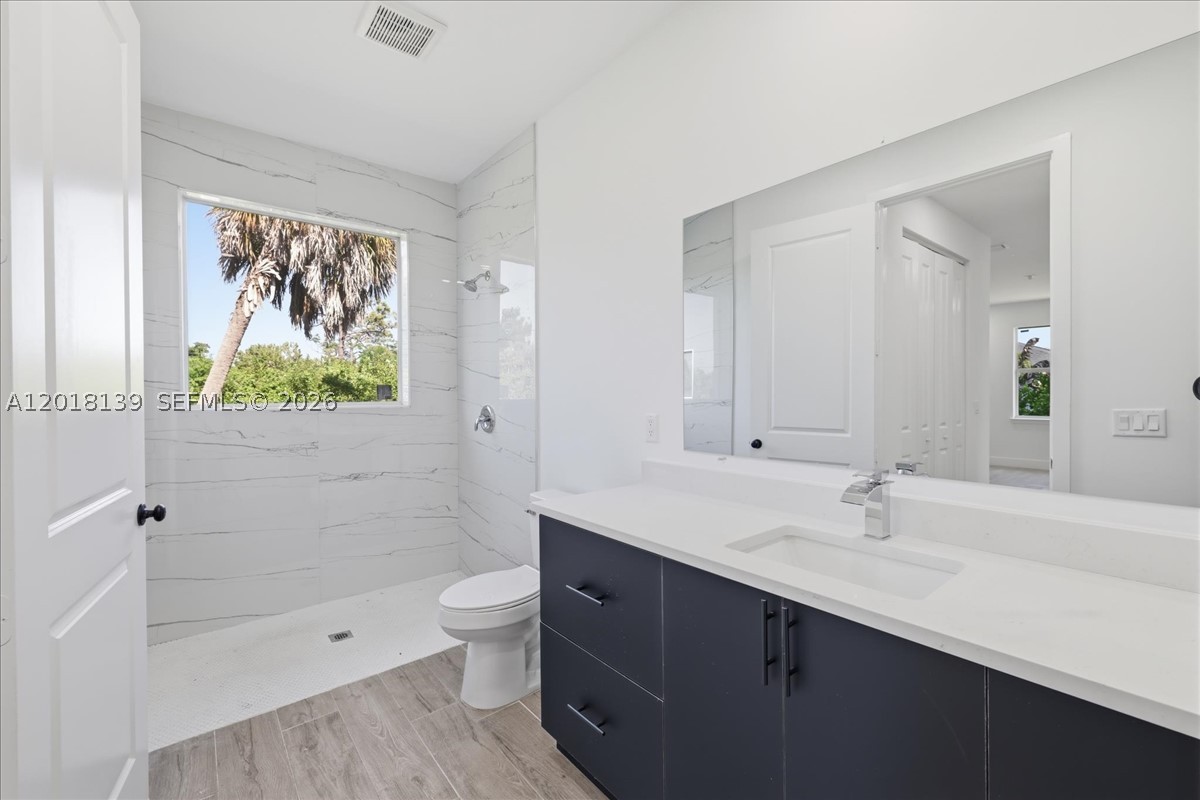 ROTONDA LAKES - Residential