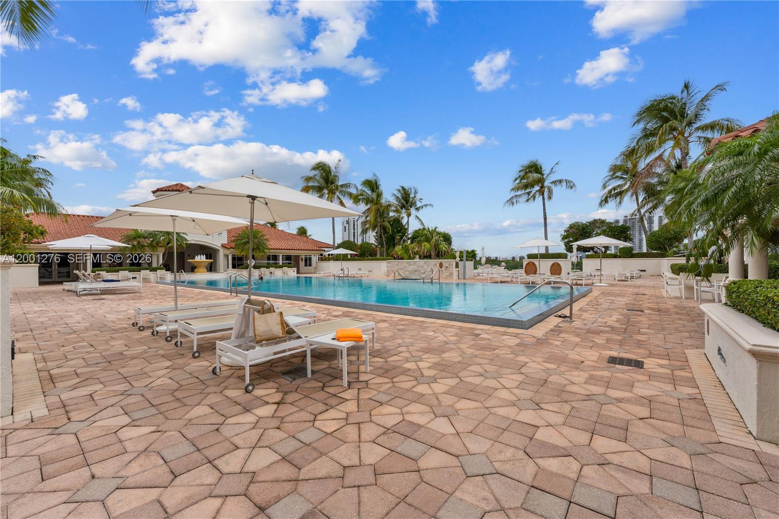 TURNBERRY VLG NO TOWER CO - Residential