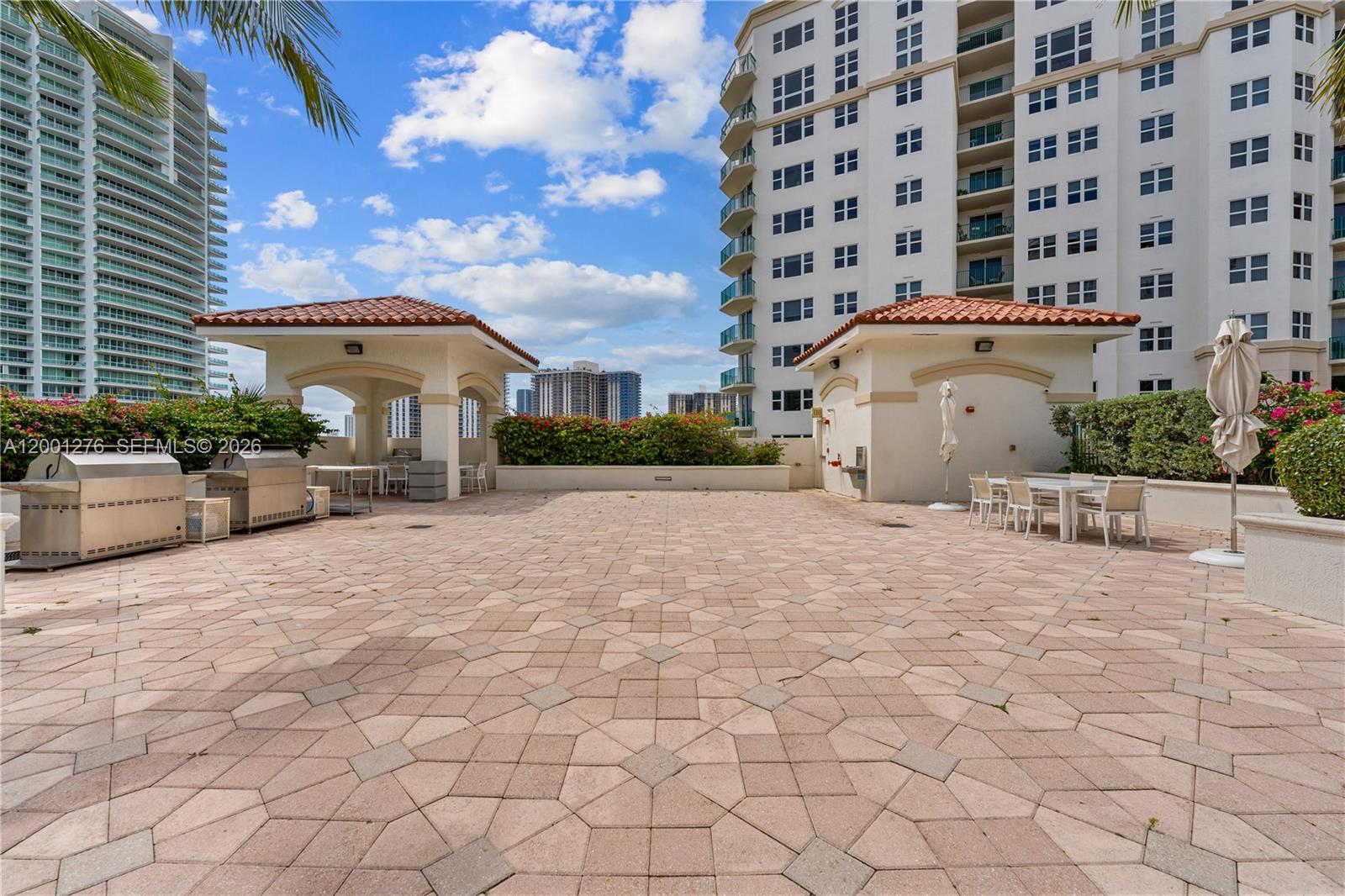 TURNBERRY VLG NO TOWER CO - Residential