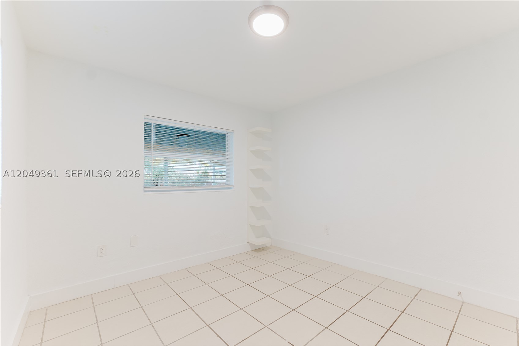 THIRD AMEND PLAT OF PORTI - Residential Lease