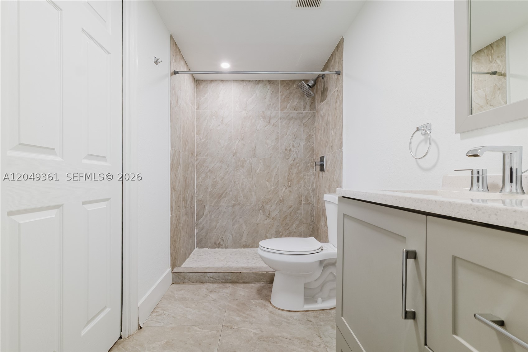 THIRD AMEND PLAT OF PORTI - Residential Lease