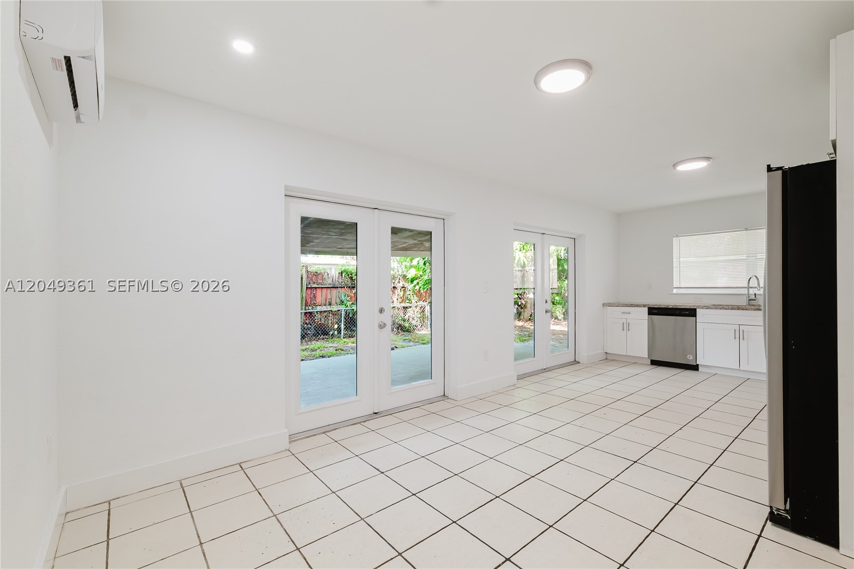 THIRD AMEND PLAT OF PORTI - Residential Lease