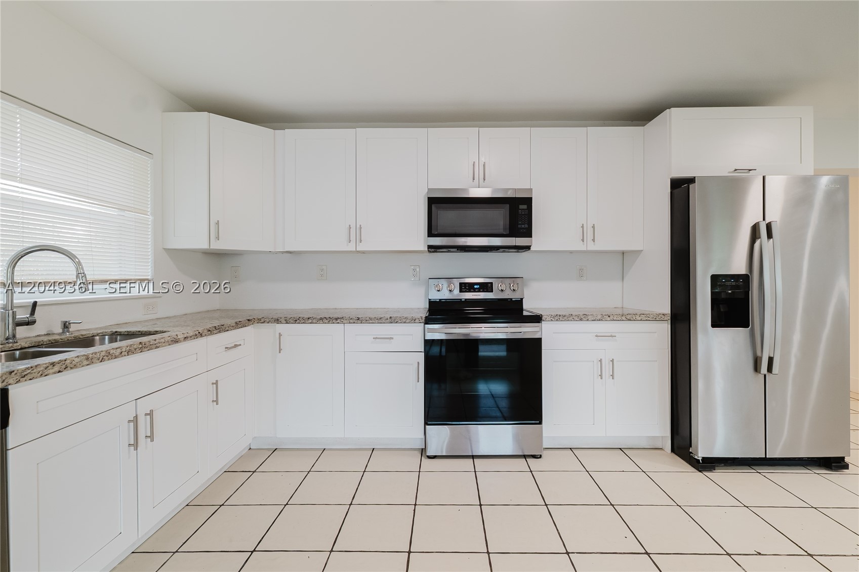 THIRD AMEND PLAT OF PORTI - Residential Lease