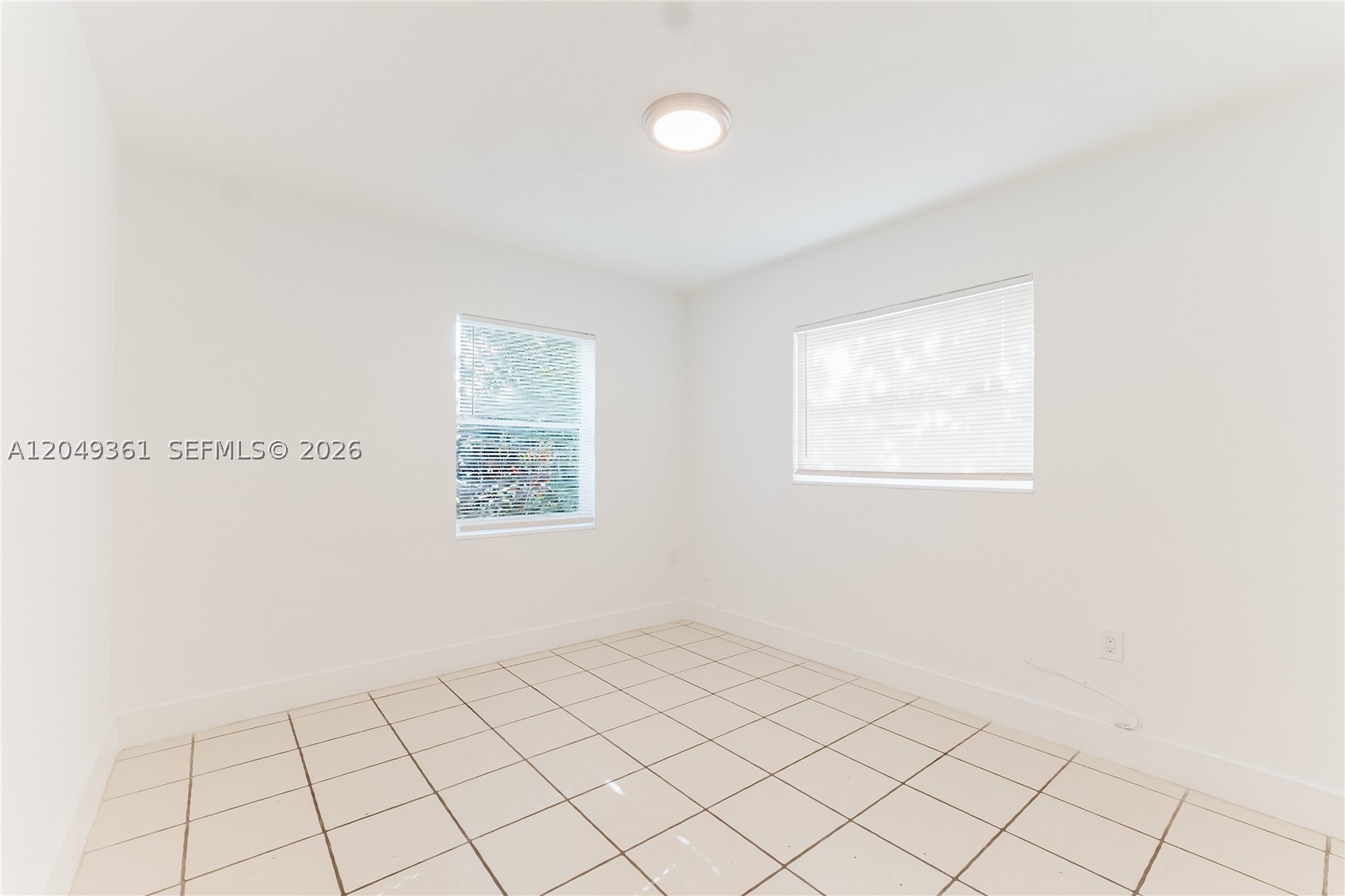 THIRD AMEND PLAT OF PORTI - Residential Lease