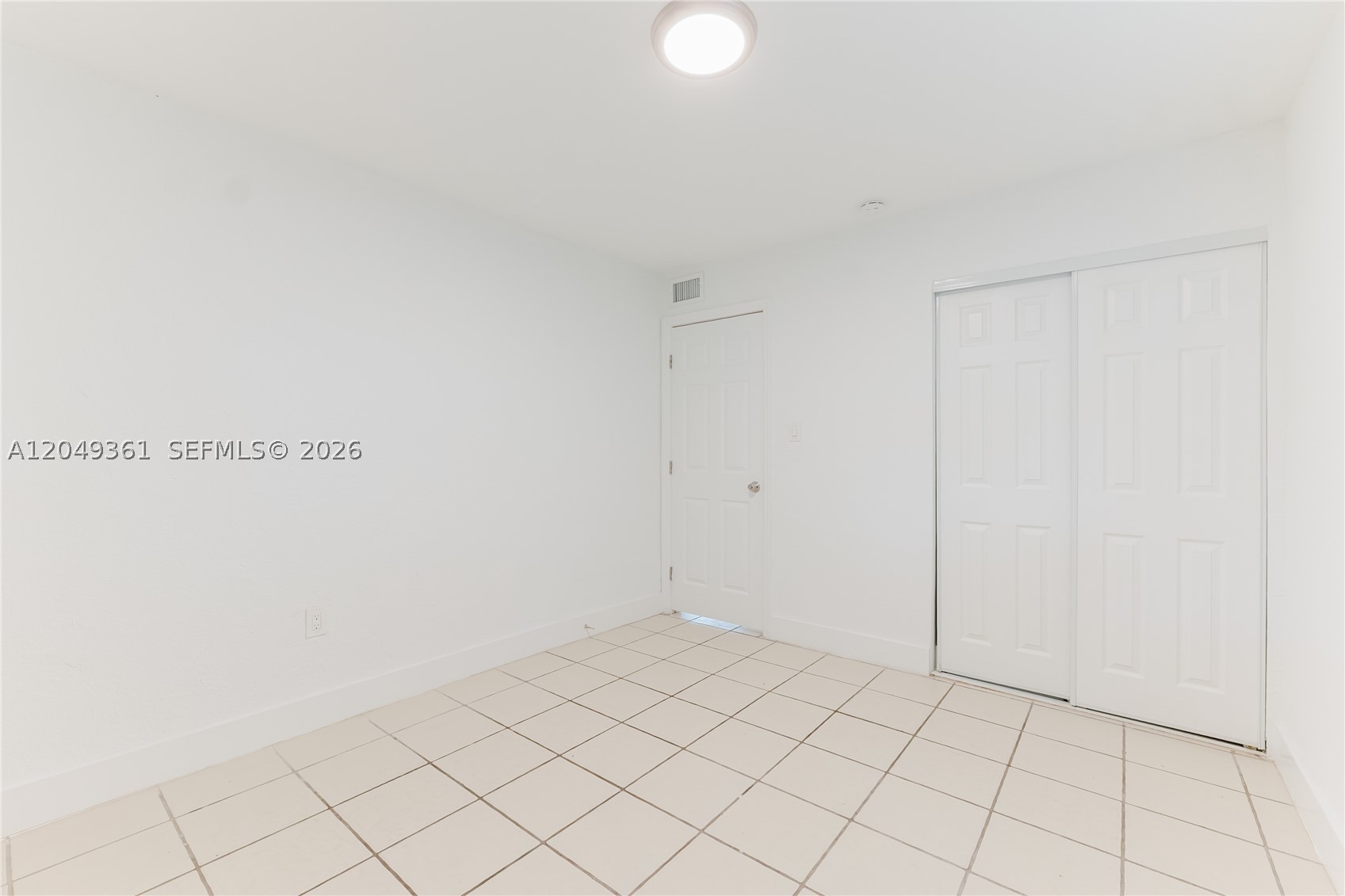 THIRD AMEND PLAT OF PORTI - Residential Lease