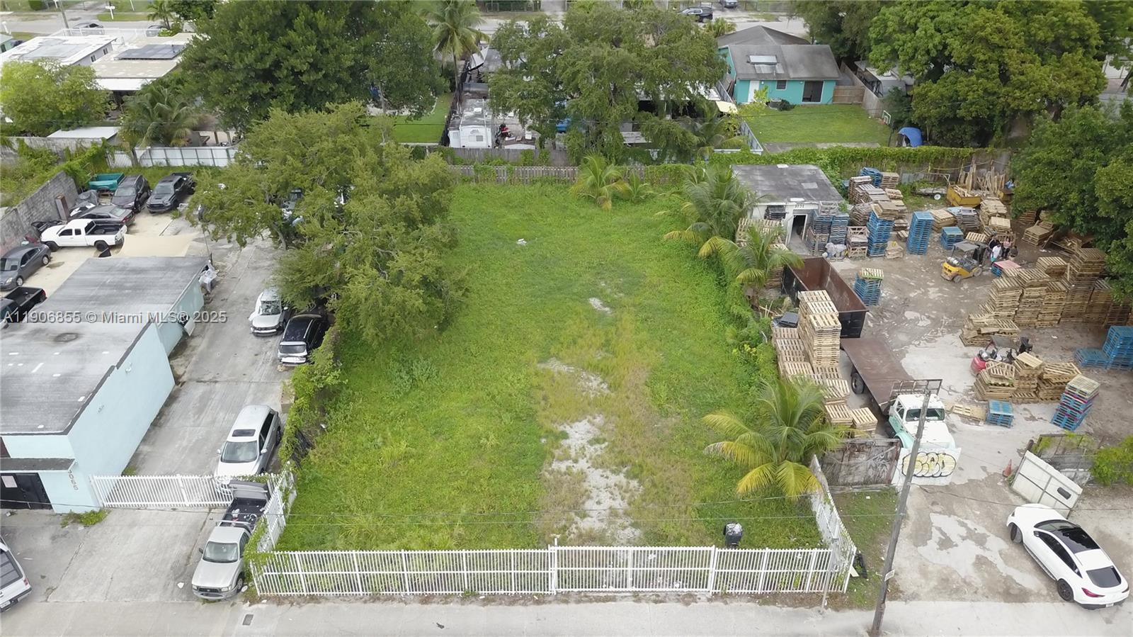 FOR LEASE! Asking $5,000 per month. This 9,670 sqft lot is fully fenced, mixed use, for residential and commercial, permitting retail business, shops, offices, civic and institutional uses. Close to airport, commerce, and expressways. All terms considered. All information provided is deemed reliable but not guaranteed and should be independently verified.
