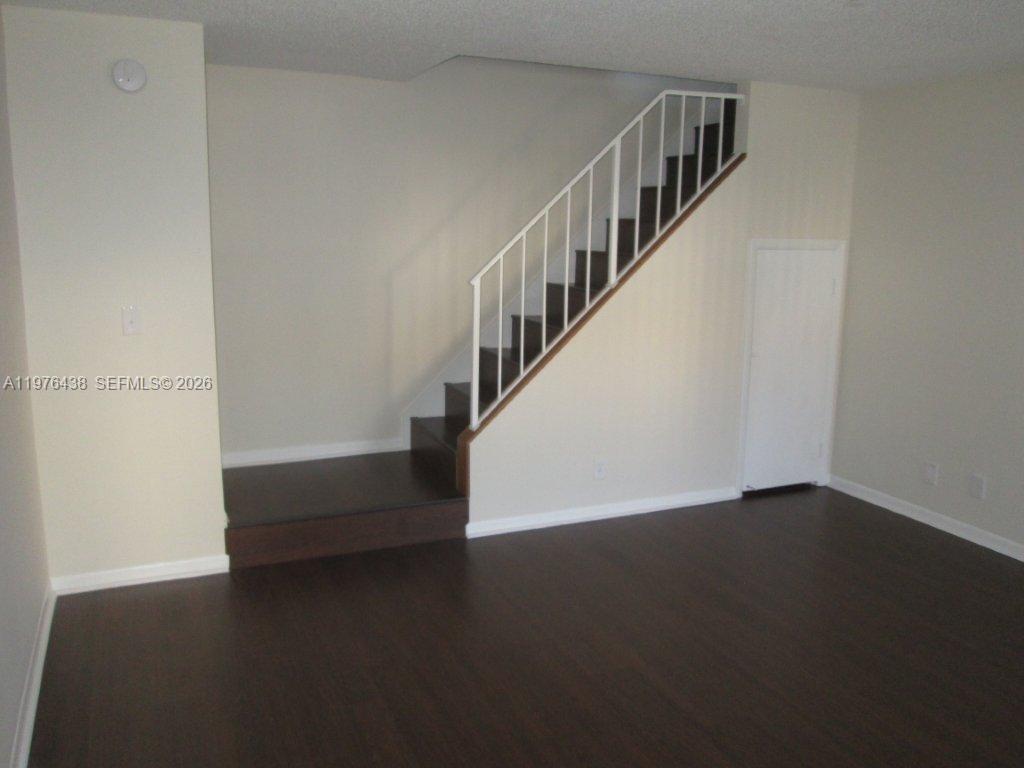 Great and Spacious Townhouse, Laminate Floors. Attention Investors, no rental restrictions!! geat opportunity! Low Maintenance fees, including water and trash collections.