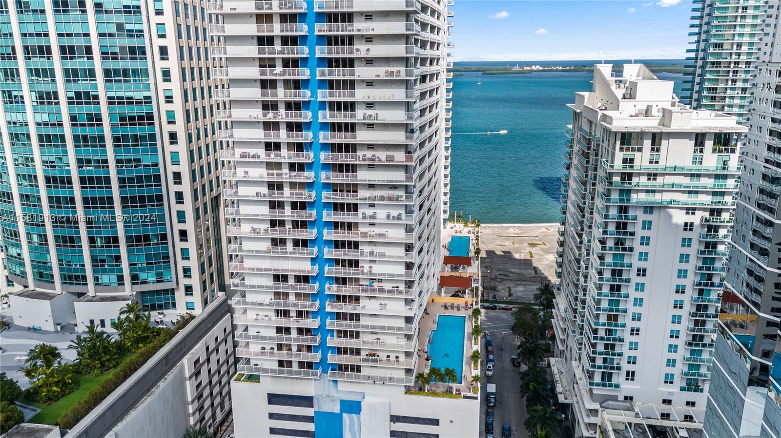 THE CLUB AT BRICKELL BAY - Residential
