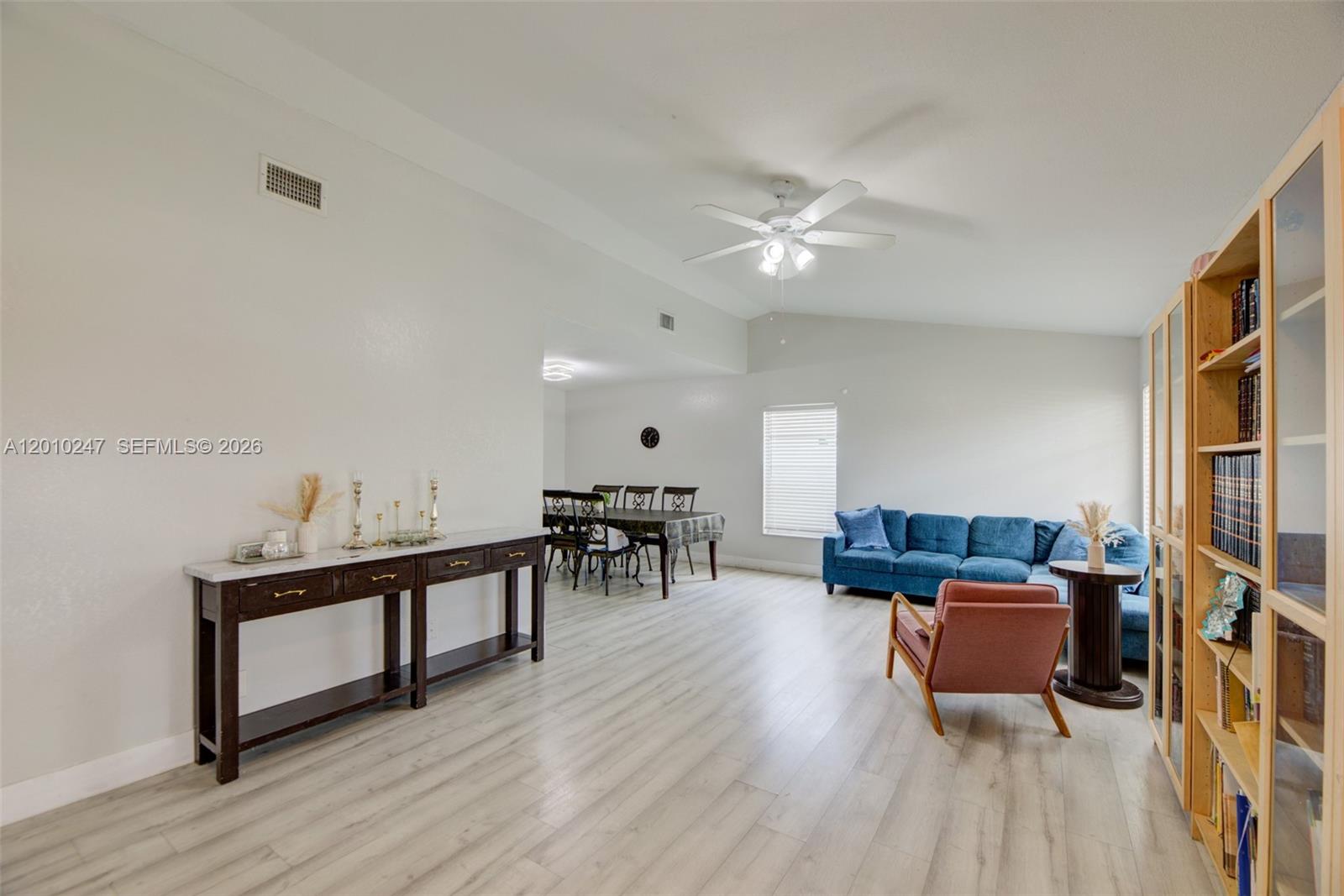 BOULEVARD WOODS NORTH - Residential