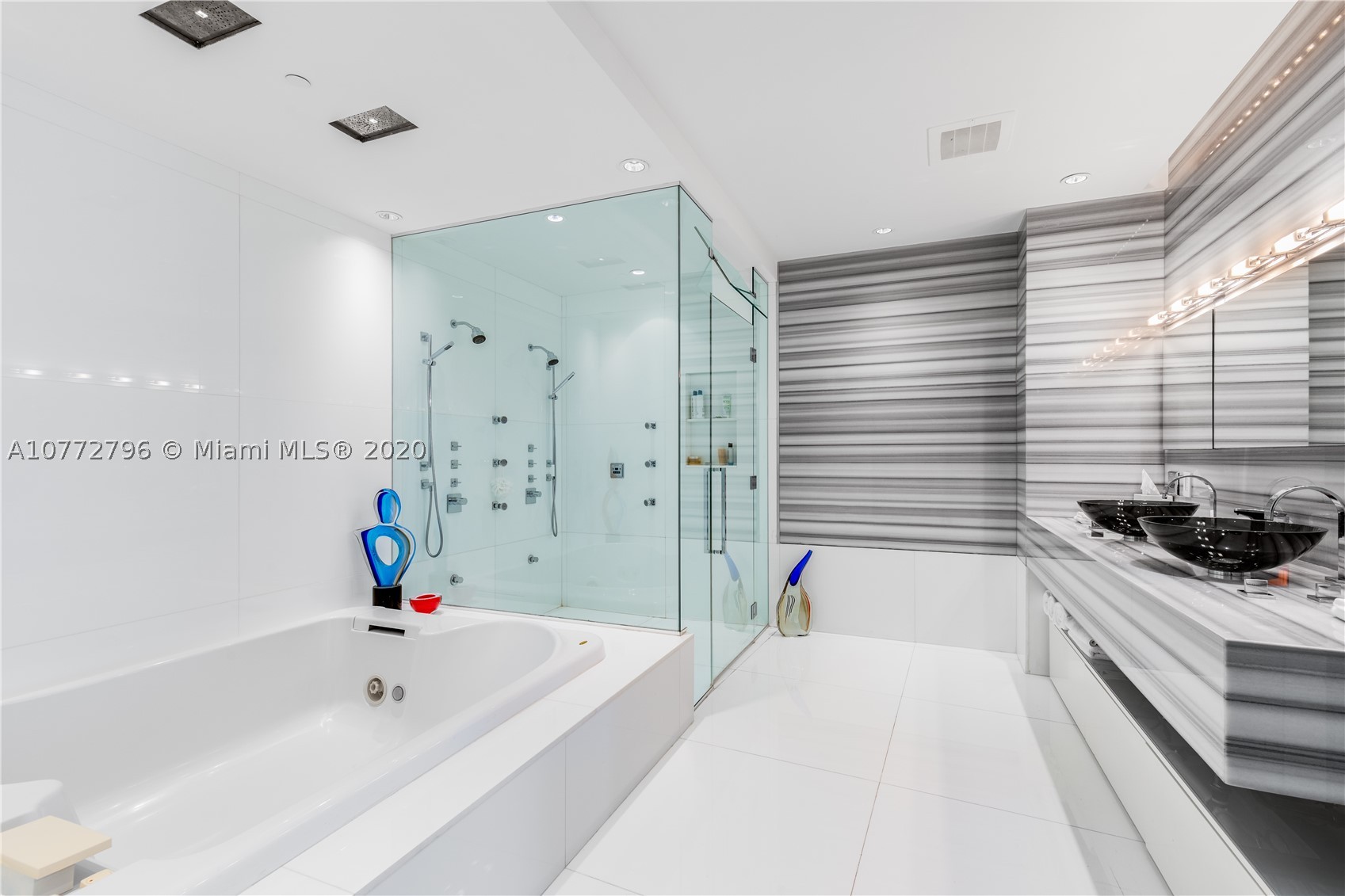 APOGEE CONDO - Residential