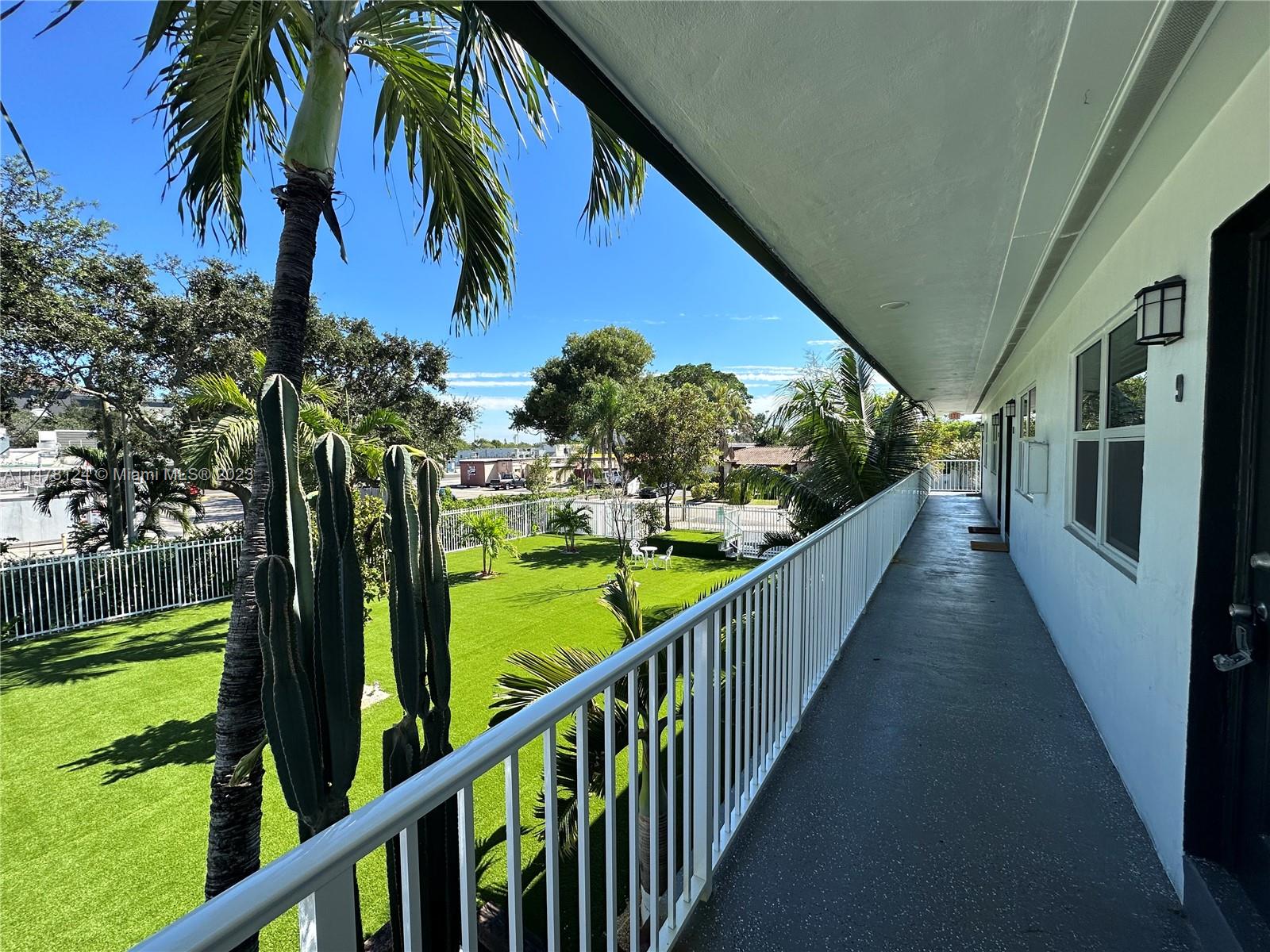 NORTH HOLLYWOOD SQUARE AM - Residential Lease