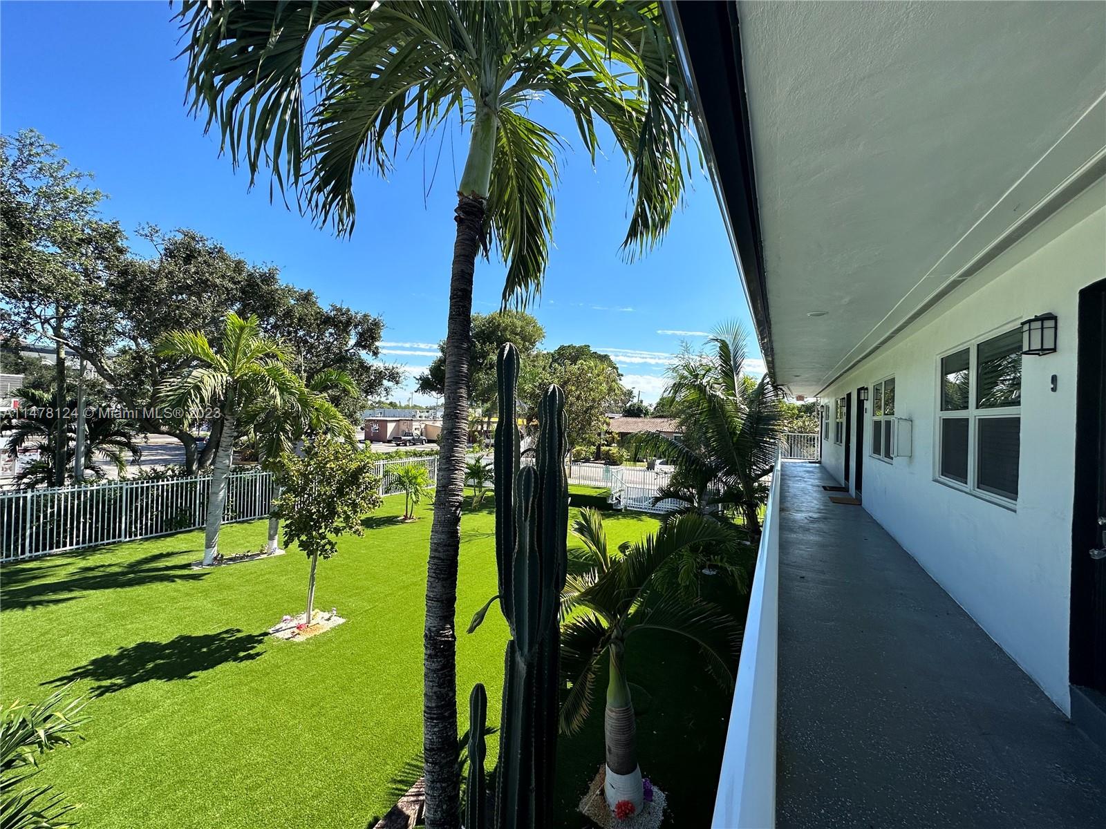 NORTH HOLLYWOOD SQUARE AM - Residential Lease
