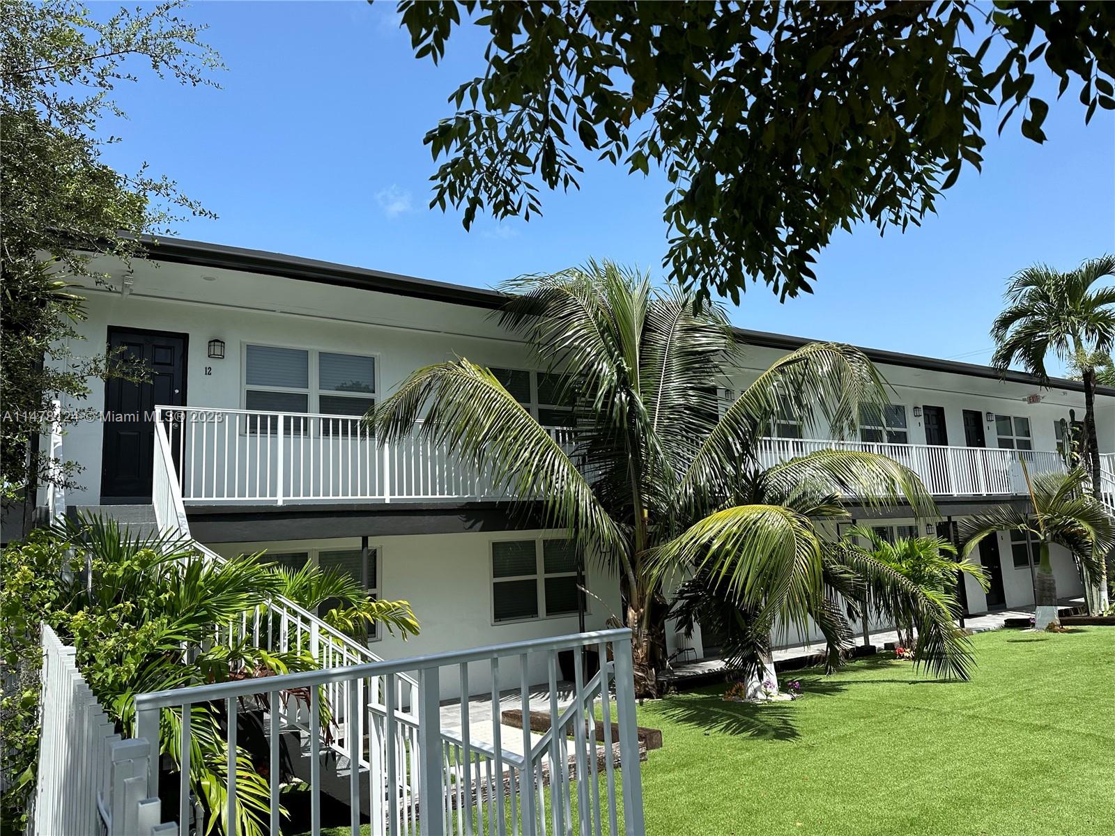 NORTH HOLLYWOOD SQUARE AM - Residential Lease
