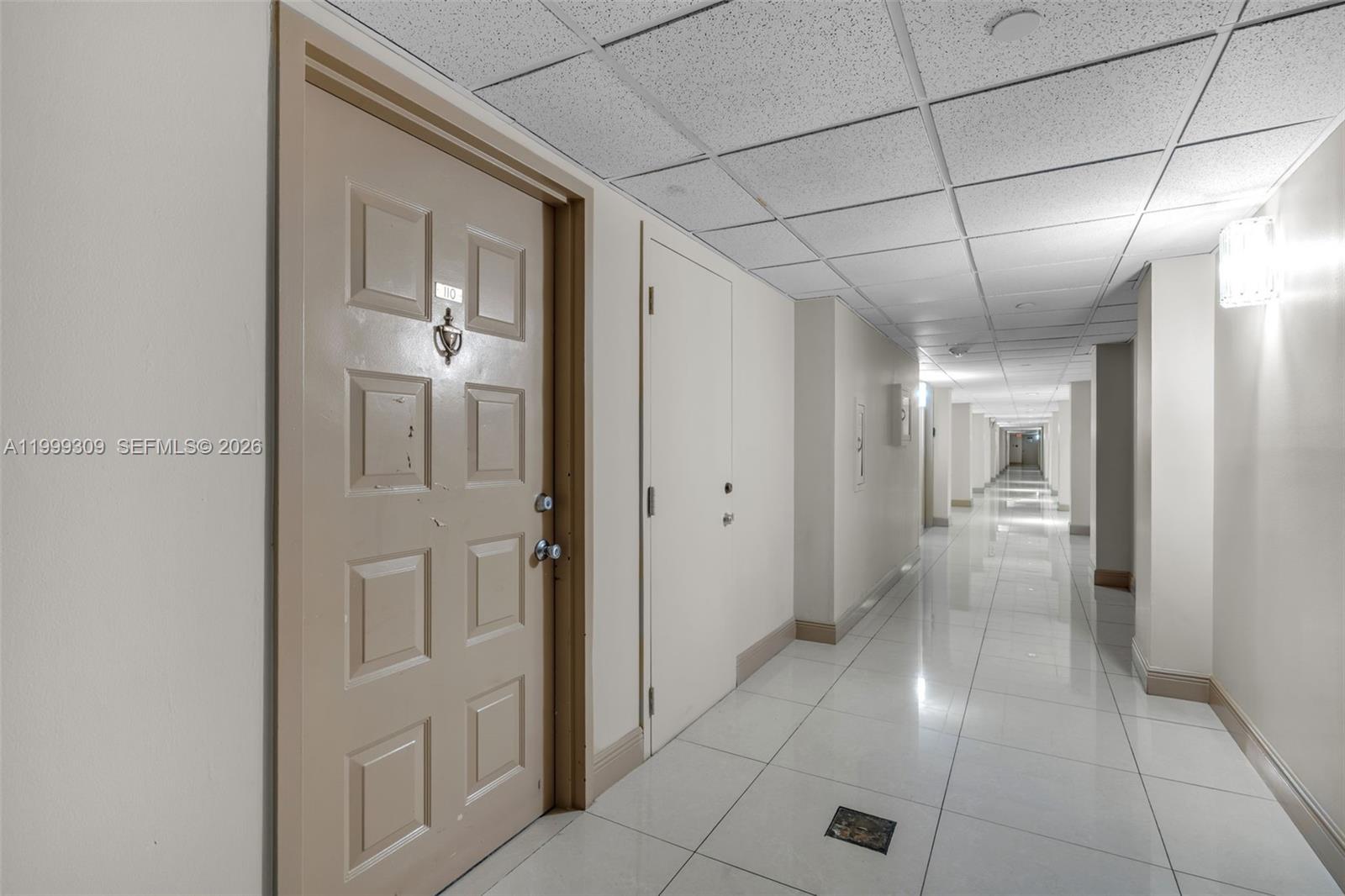 SUMMIT CONDO - Residential