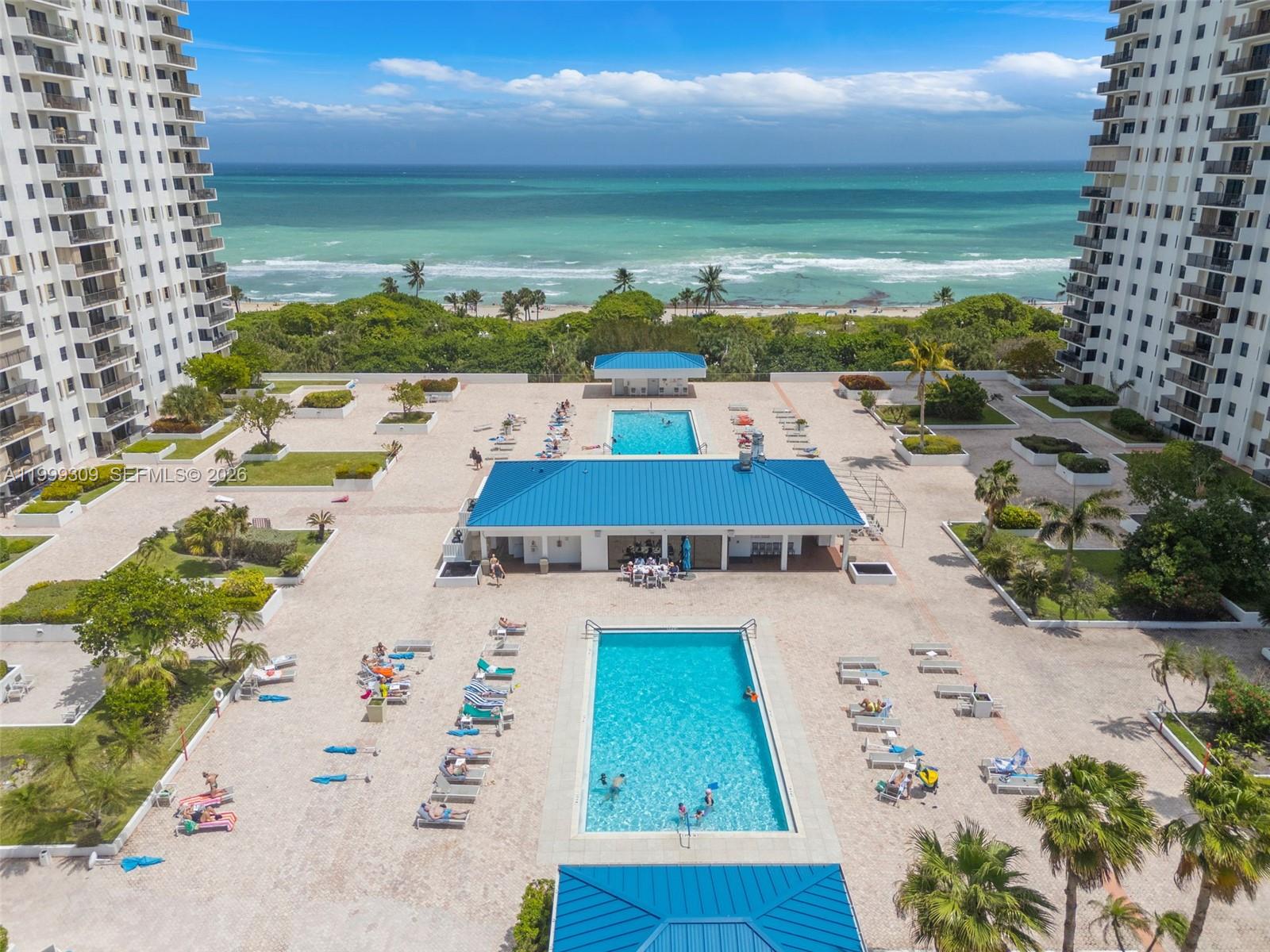 SUMMIT CONDO - Residential